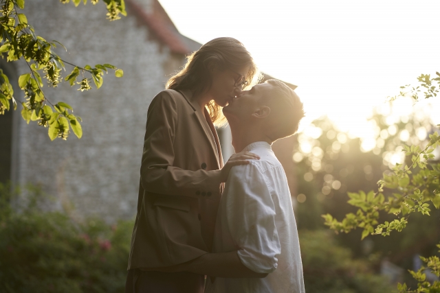 既婚 者 と キス 法律