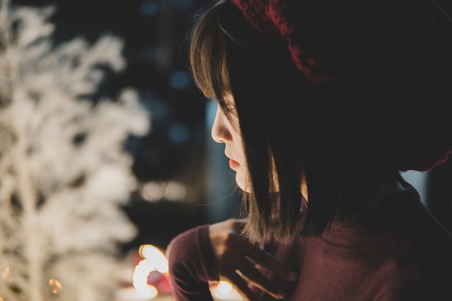 女性　クリスマス　肖像画