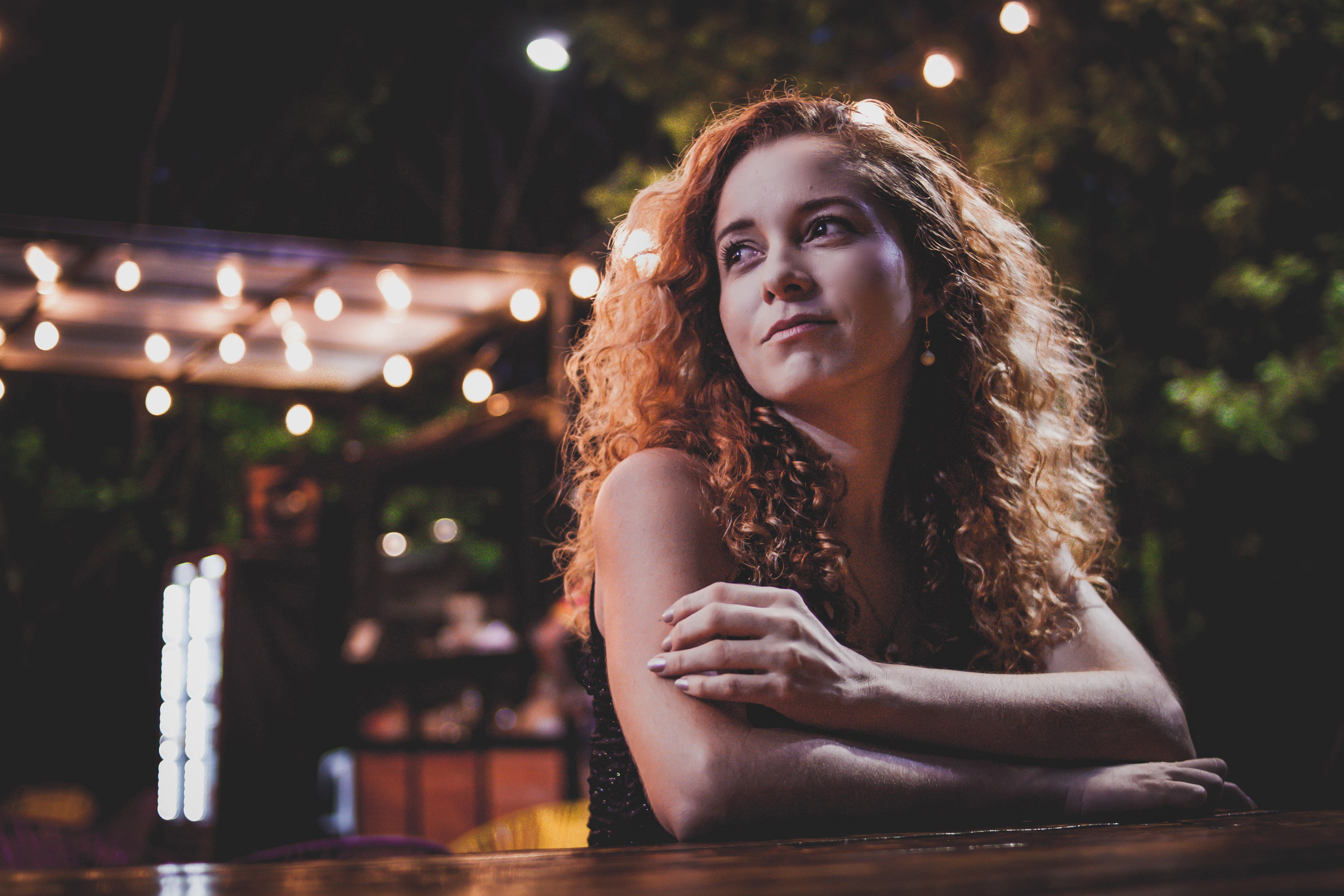 女性モデル　美人